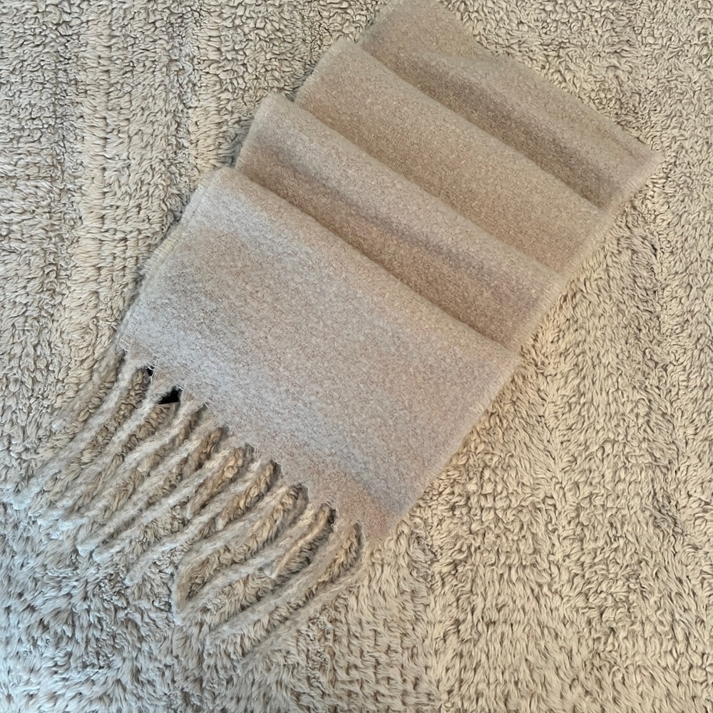 NWT Club Monaco Wool Scarf